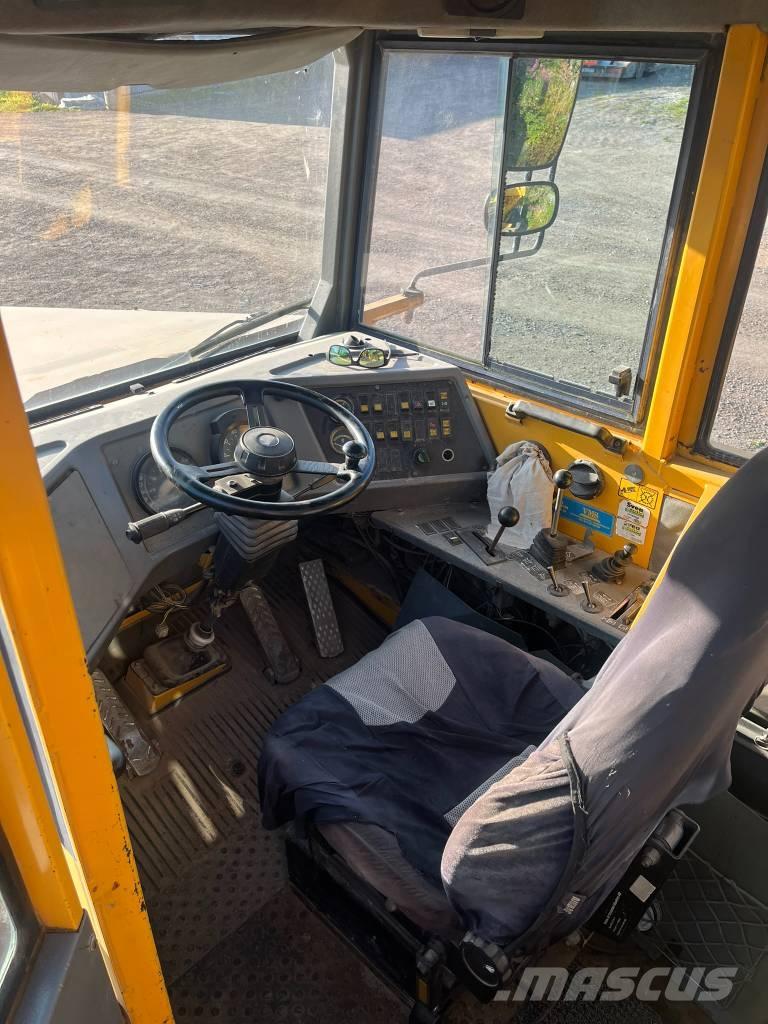 Volvo A 30 C アーティキュレート式ダンプトラック