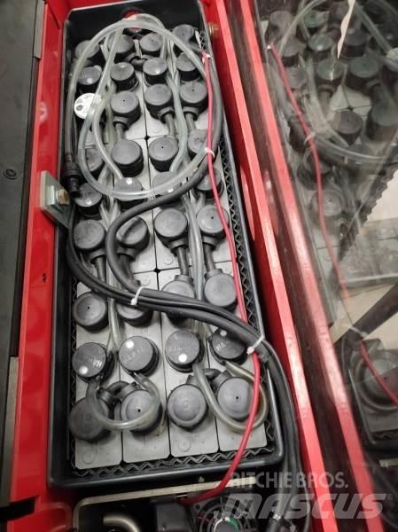 Manitou ES614 AC 自走式スタッカー