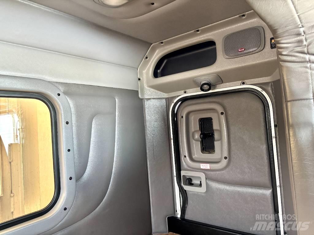 Peterbilt 389 中古トラクターヘッド | トレーラーヘッド