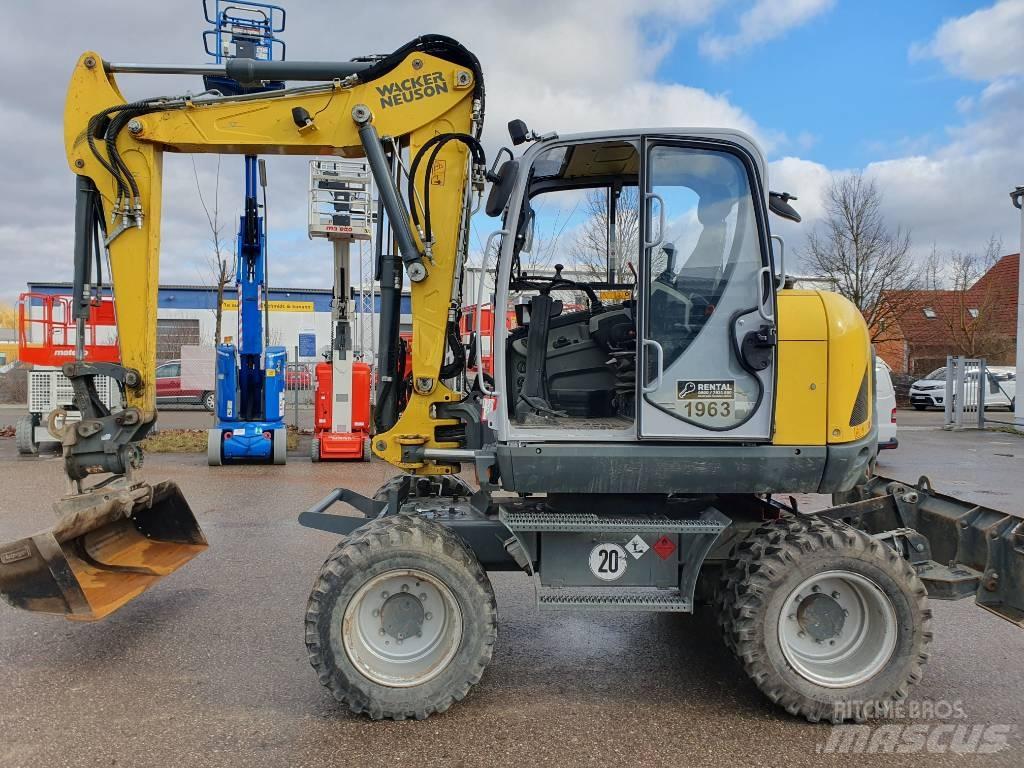 Wacker Neuson EW100 ホイール式油圧ショベル（パワーショベル・ユンボ・バックホー）
