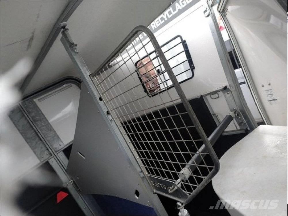  FAUTRAS PROVAN 家畜輸送用トレーラー