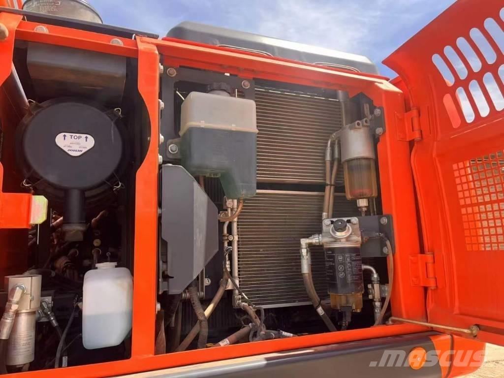 Doosan DX150W-9C ホイール式油圧ショベル（パワーショベル・ユンボ・バックホー）