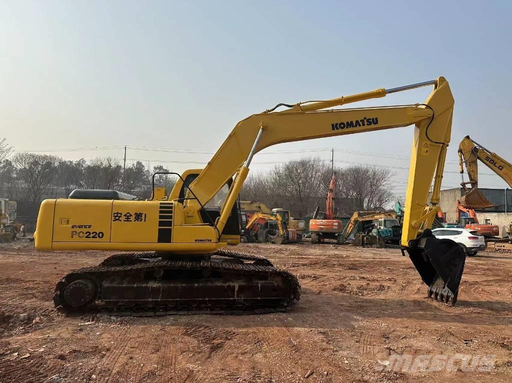 Komatsu PC 220 大型油圧ショベル12t以上（パワーショベル・ユンボ）