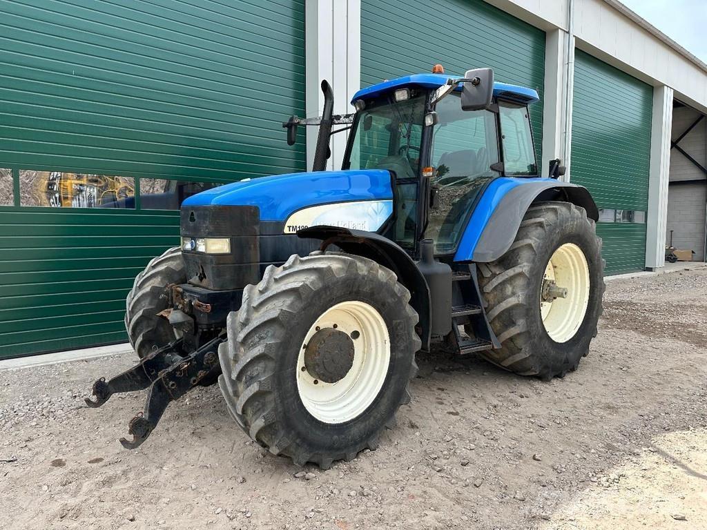 New Holland TM 190 トラクター