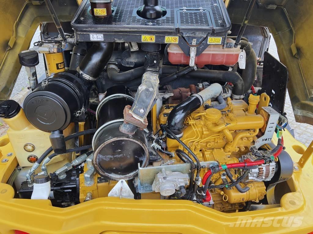 CAT 906 M     2016 ホイールローダー・タイヤショベル