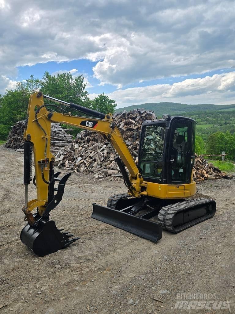 CAT 304 D CR ミニ油圧ショベル 7t以下（ミニユンボ・ミニディガー）