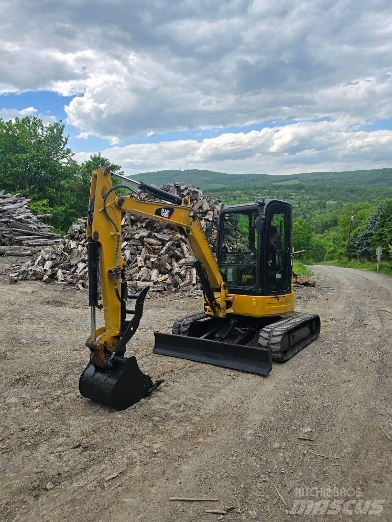 CAT 304 D CR ミニ油圧ショベル 7t以下（ミニユンボ・ミニディガー）