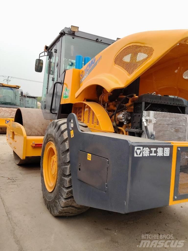 XCMG XS 203 J 振動ローラ