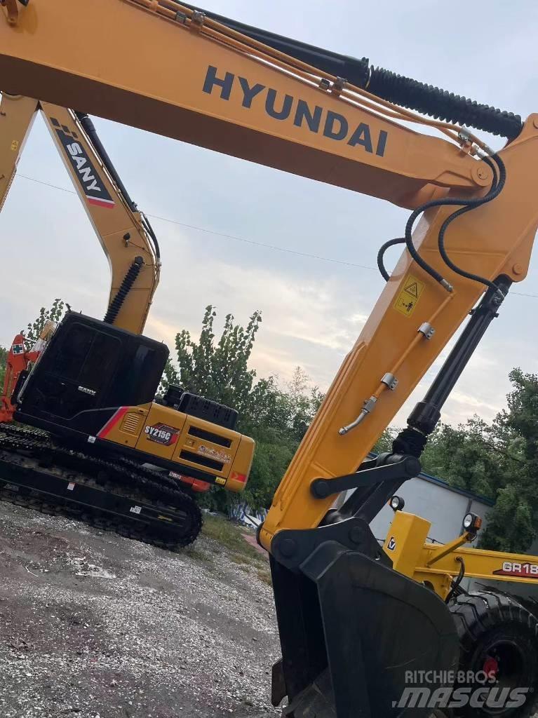Hyundai R220 大型油圧ショベル12t以上（パワーショベル・ユンボ）