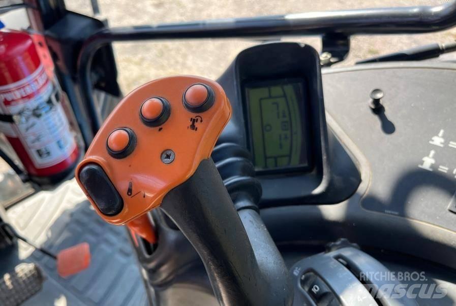 New Holland TM 175 トラクター