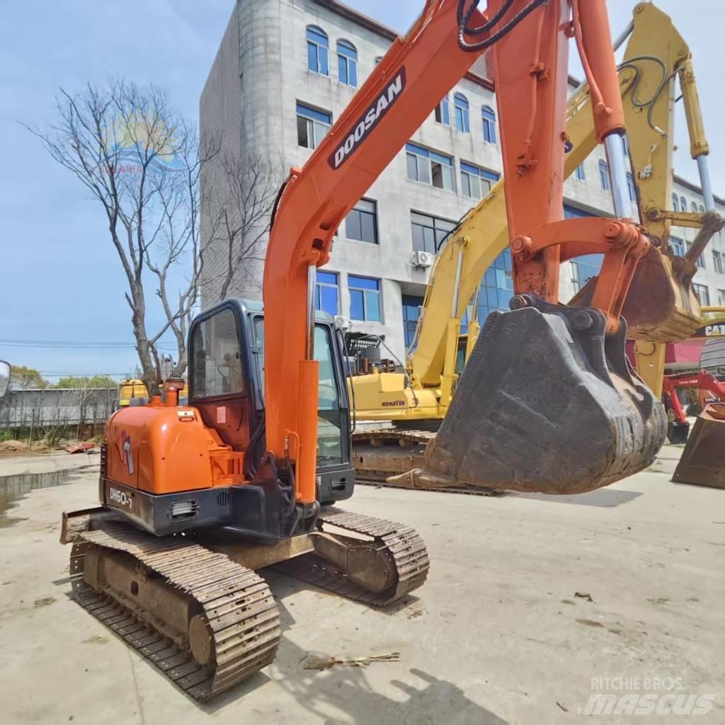 Doosan DH 60-7 ミニ油圧ショベル 7t以下（ミニユンボ・ミニディガー）