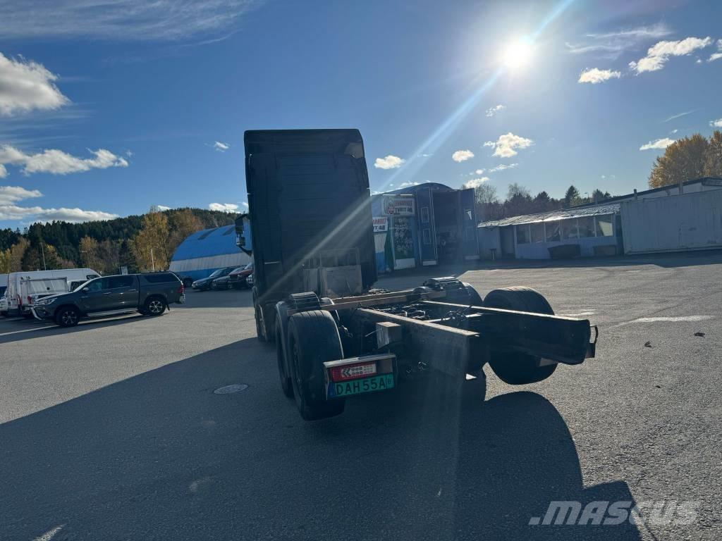 Volvo FH 550 キャブ付きシャーシ