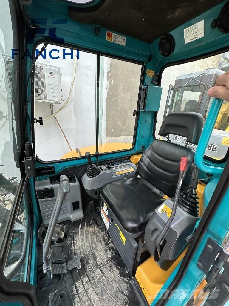 Kubota KX 155 ミニ油圧ショベル 7t以下（ミニユンボ・ミニディガー）
