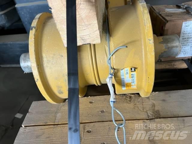 CAT D 8 R 無限軌道、クローラ、履帯