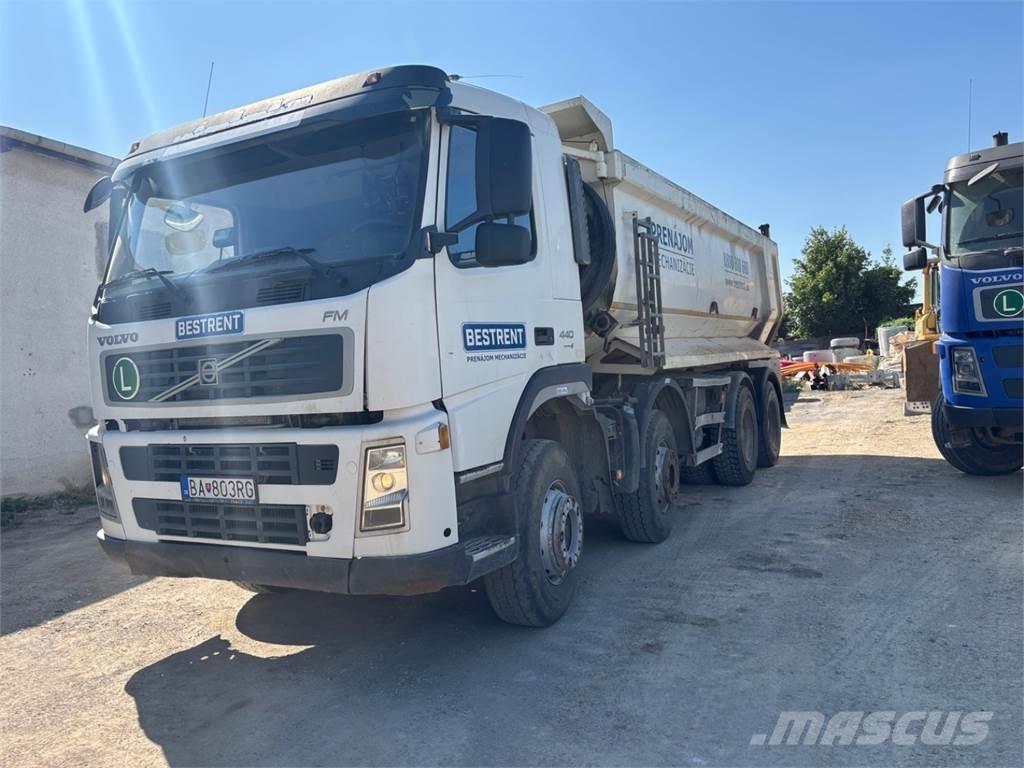 Volvo FM 440 8X4 ダンプ