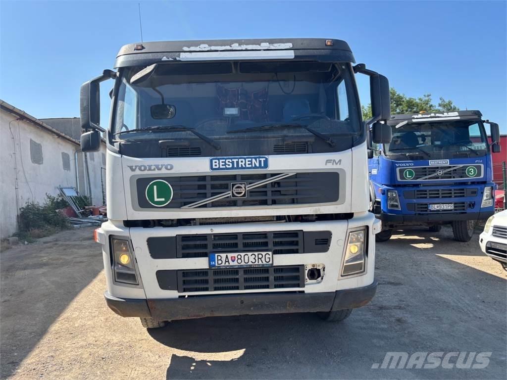 Volvo FM 440 8X4 ダンプ