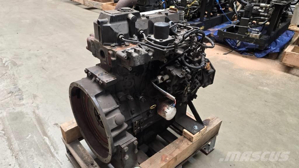 Yanmar 4TNV98 エンジン