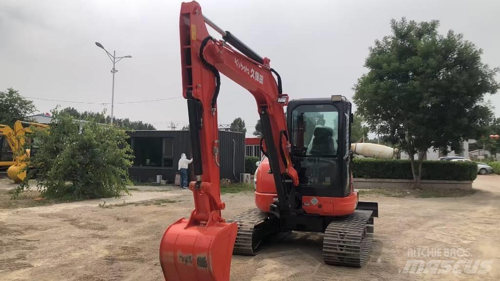 Kubota U 55-4 ミニ油圧ショベル 7t以下（ミニユンボ・ミニディガー）