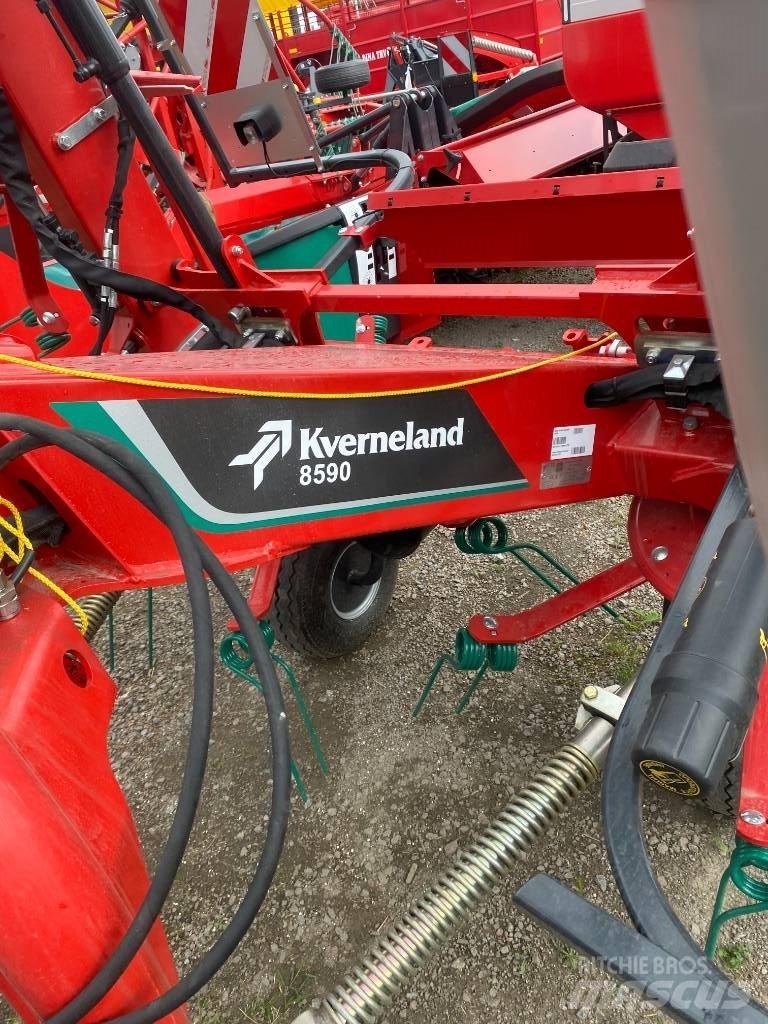 Kverneland 8590 テッダー・テッダーレーキ