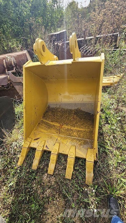 Komatsu PC200 バケット