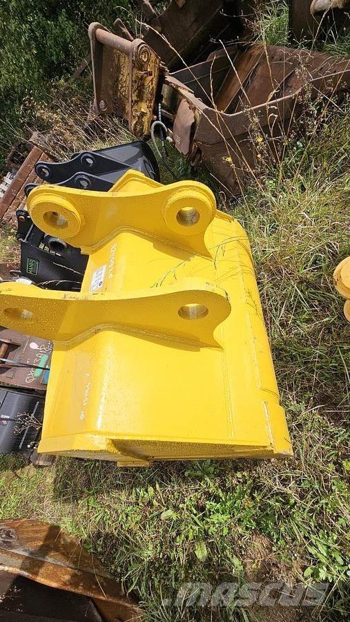 Komatsu PC200 バケット