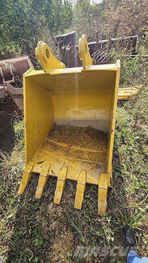 Komatsu PC200 バケット