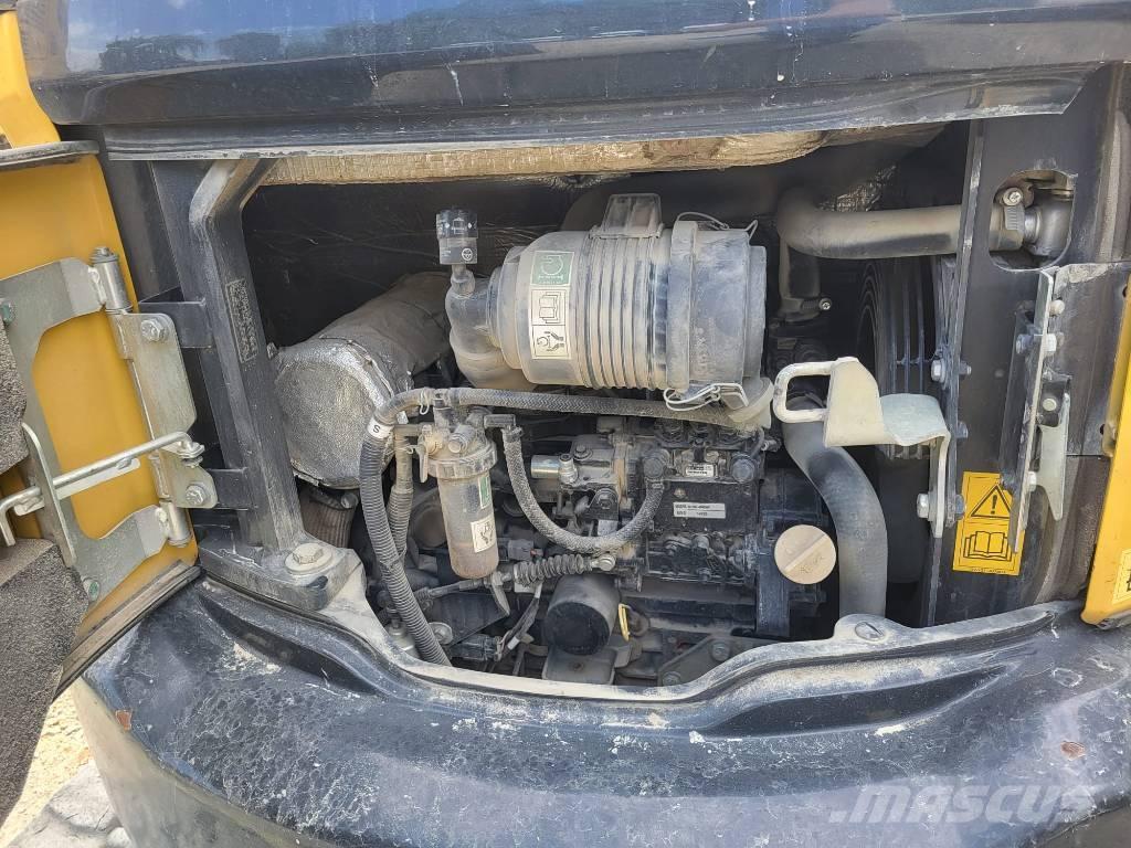 Komatsu PC26MR-3 ミニ油圧ショベル 7t以下（ミニユンボ・ミニディガー）
