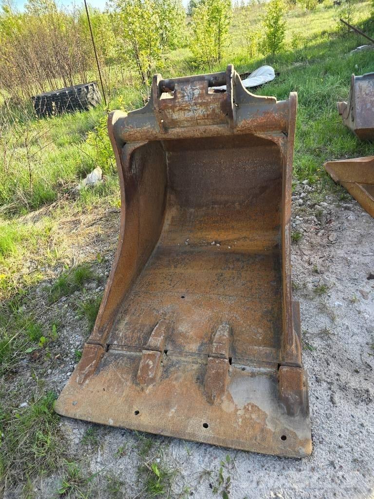 CAT M 318 F ホイール式油圧ショベル（パワーショベル・ユンボ・バックホー）
