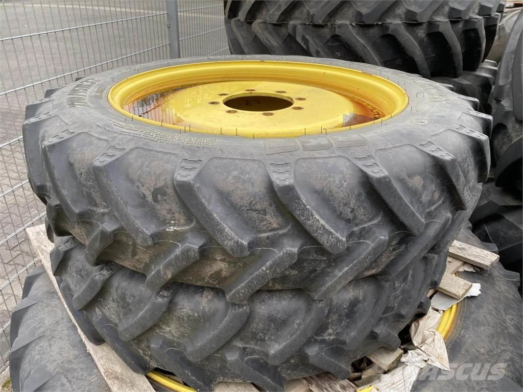 BKT 270/95R32 タイヤ、ホイル、リム