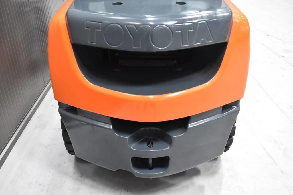 Toyota 02-8FDF30 ディーゼル・軽油