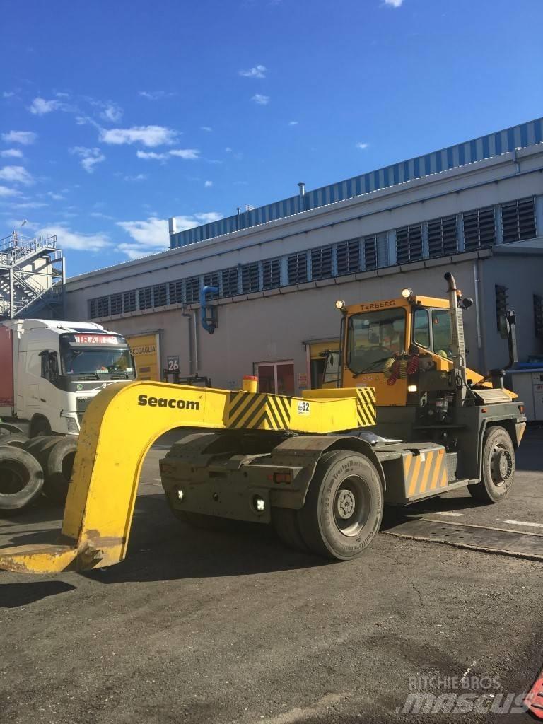 Terberg RT222 ターミナルトラクター