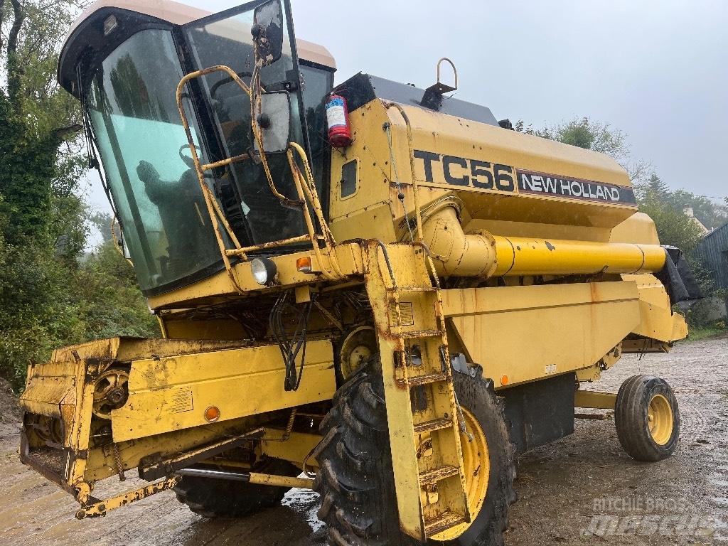 New Holland T56 コンバイン