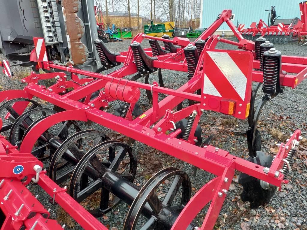 Horsch Terrano 3 FX カルチベーター