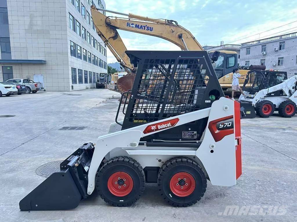 Bobcat S70 スキッドステアローダー