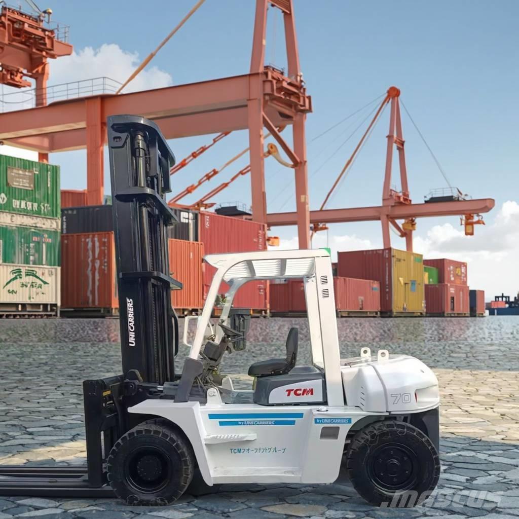 TCM FD 70 Z8 ボックスボディー、ウイング、箱車