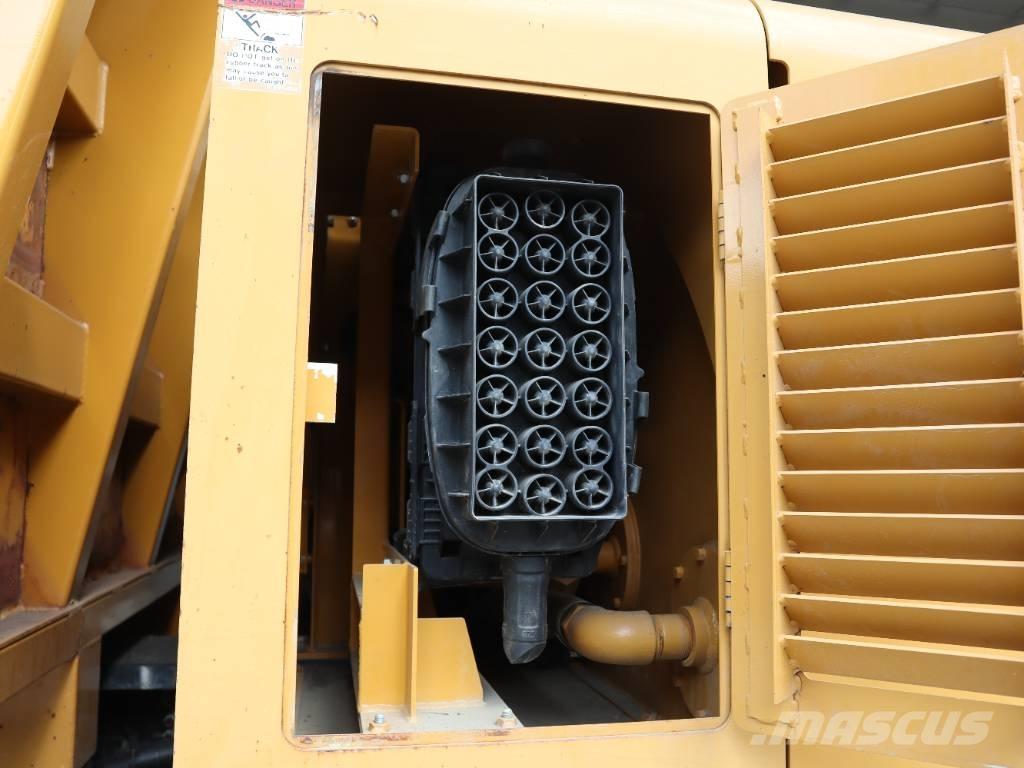 Morooka MST 2200 V D キャリアダンプ