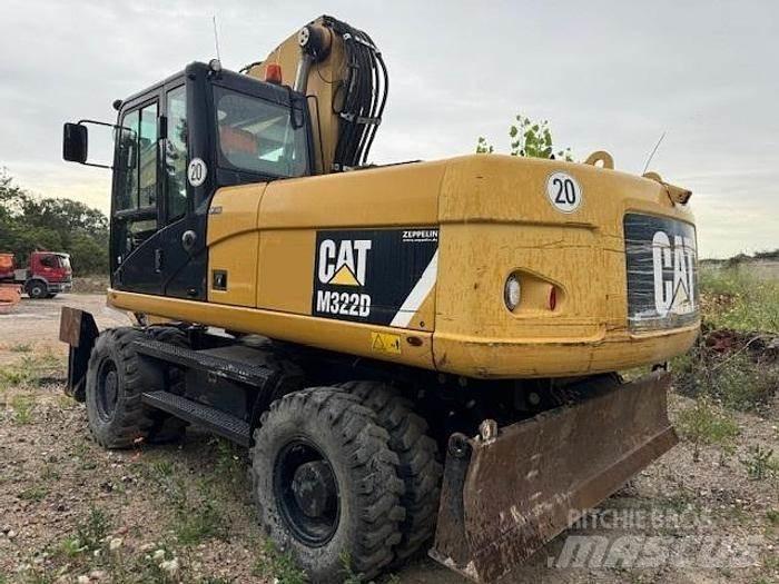 CAT M 322 D ホイール式油圧ショベル（パワーショベル・ユンボ・バックホー）