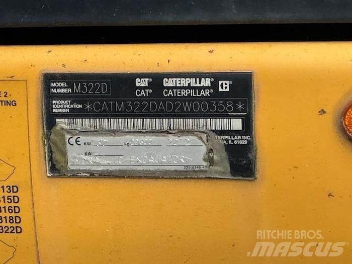 CAT M 322 D ホイール式油圧ショベル（パワーショベル・ユンボ・バックホー）
