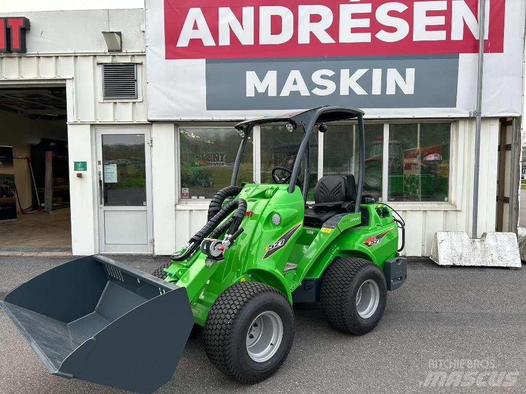 Avant E 527 スキッドステアローダー