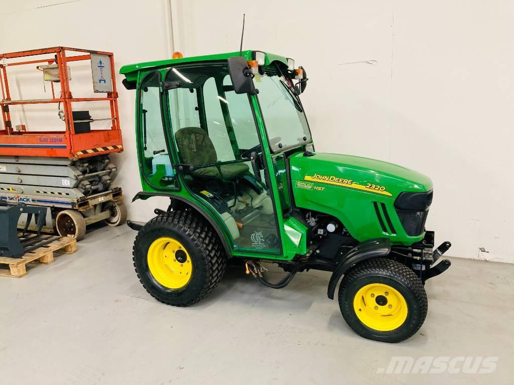 John Deere 2320 コンパクトトラクター