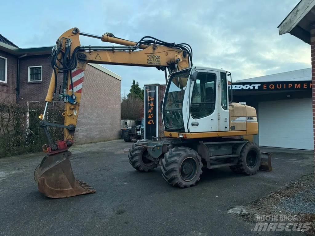 Liebherr A312 ホイール式油圧ショベル（パワーショベル・ユンボ・バックホー）
