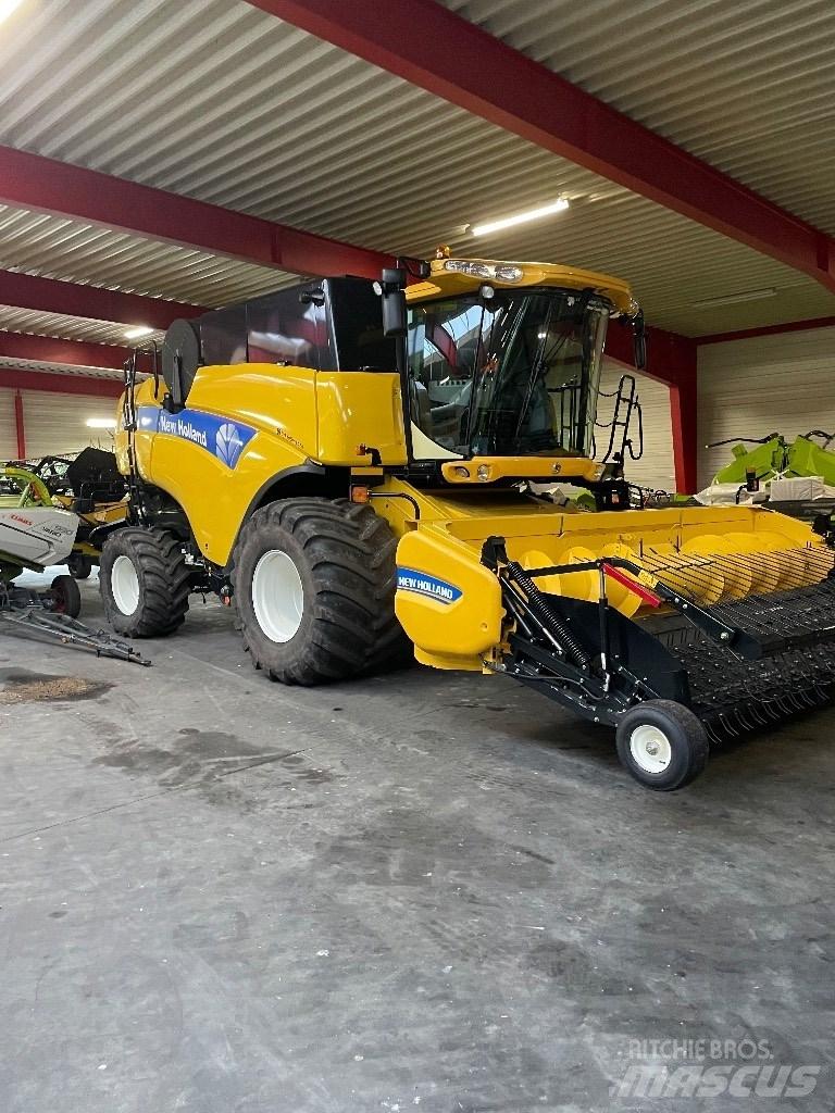 New Holland CX 8080 コンバイン