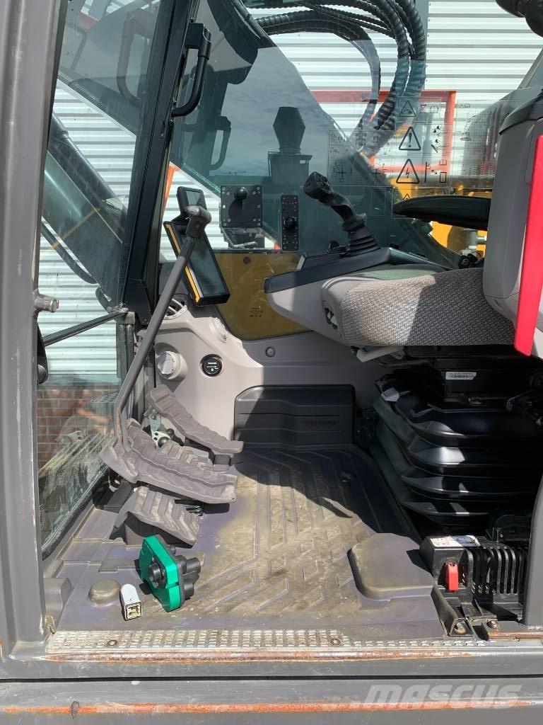 Volvo ECR235EL 大型油圧ショベル12t以上（パワーショベル・ユンボ）