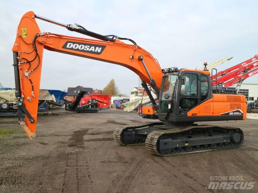 Doosan DX 225 LC-7 大型油圧ショベル12t以上（パワーショベル・ユンボ）