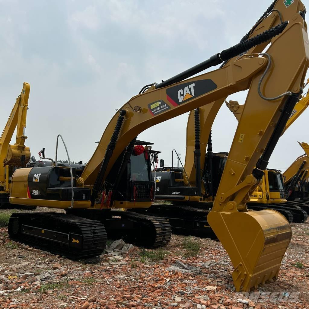 CAT 320D2L 大型油圧ショベル12t以上（パワーショベル・ユンボ）