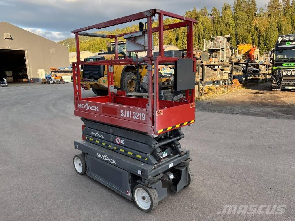 SkyJack SJ III 3219 シザースリフト