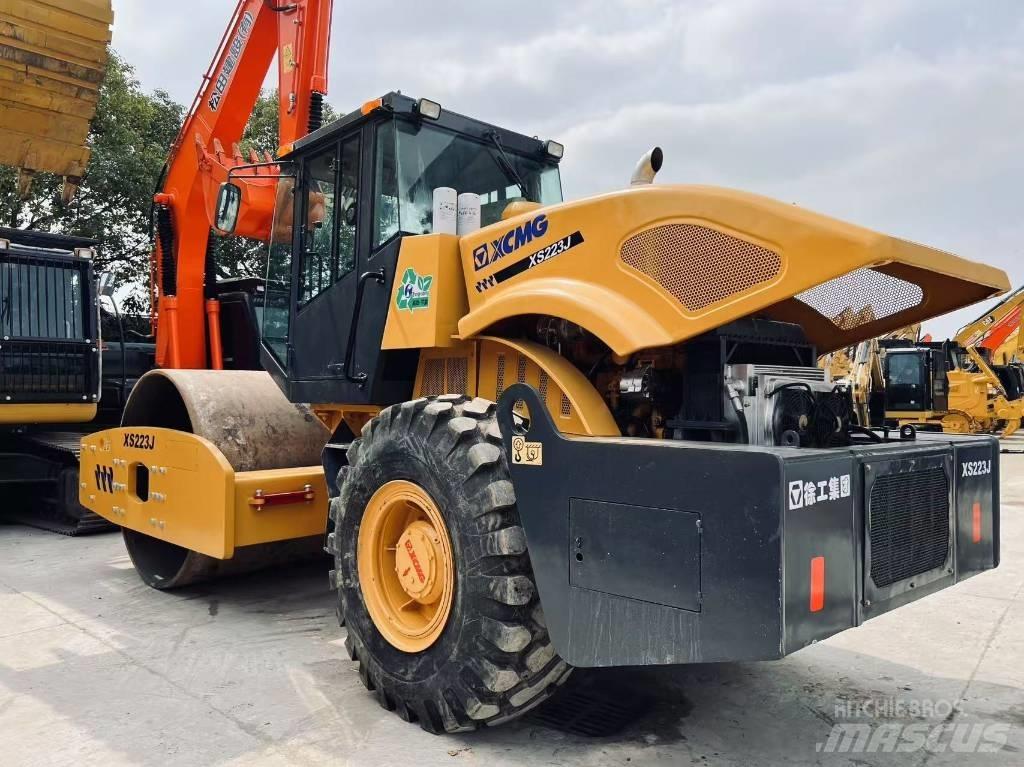 XCMG XS 223 J 振動ローラ