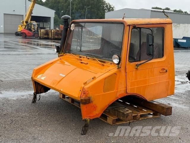 Unimog 424 USED CAB キャビン及び内装