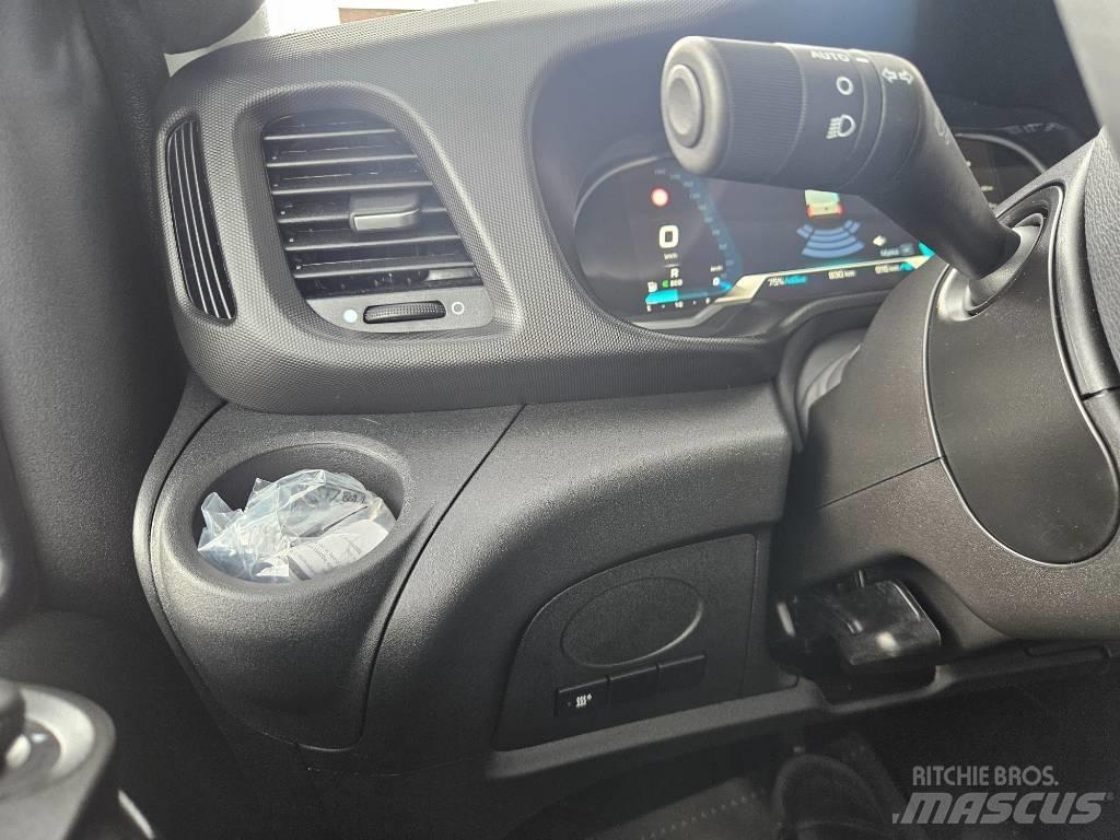 Iveco Daily 35S16A8 パネルバン