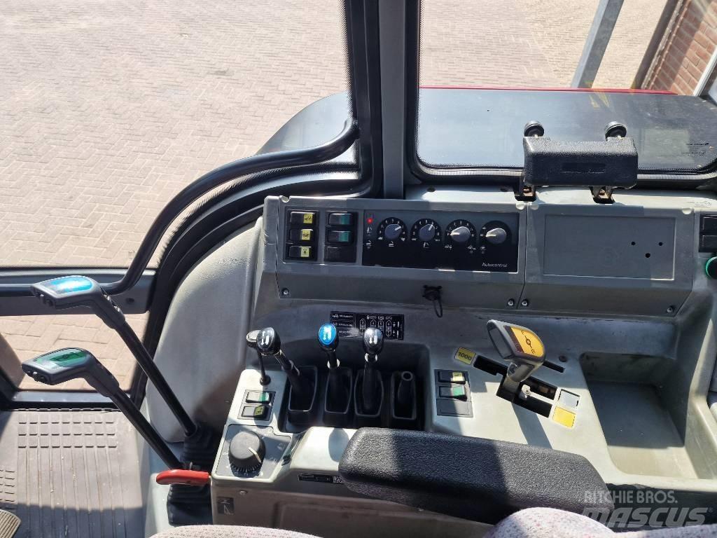 Valtra 8950 トラクター